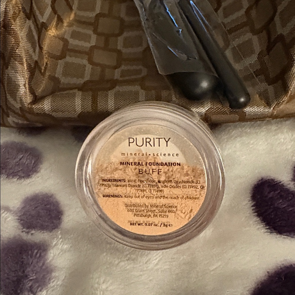 Purity Mineral Foundation Set with Bag - Picture 2 of 4